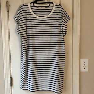 Ellison t-shirt tunic with cuffed cap sleeves L